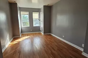 10048 S Ave L St, Chicago, IL 60617 - Photo 3