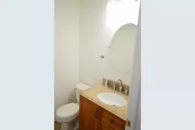 152 Sussex Court, Roselle, IL 60172 - Photo 9