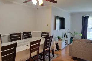 9356 Bay Colony Dr, Des Plaines, IL 60016 - Photo 5