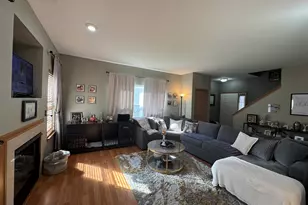 661 Fieldcrest Dr, South Elgin, IL 60177 - Photo 9