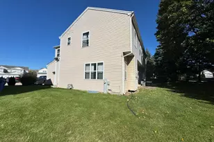 661 Fieldcrest Dr, South Elgin, IL 60177 - Photo 5