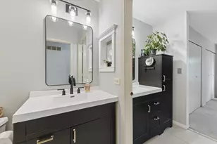 7937 Knottingham Cir, Darien, IL 60561 - Photo 9