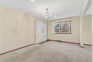 1248 Andrea Ln, Des Plaines, IL 60018 - Photo 9