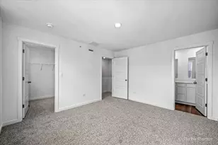 2225 Waters Edge Dr, Schaumburg, IL 60173 - Photo 13