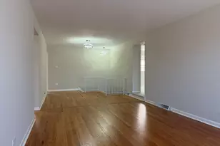 2845 W 91st St, Evergreen Park, IL 60805 - Photo 5