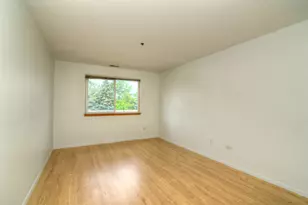 881 N Swift Rd, Addison, IL 60101 - Photo 5