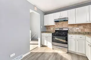 17909 Chartres Ct, Hazel Crest, IL 60429 - Photo 11