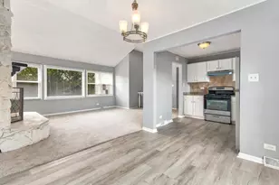 17909 Chartres Ct, Hazel Crest, IL 60429 - Photo 7