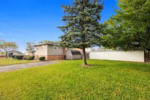 16767 Sunset Ridge Dr, Country Club Hills, IL 60478 - Photo 21