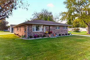 381 S Hossack St, Seneca, IL 61360 - Photo 7