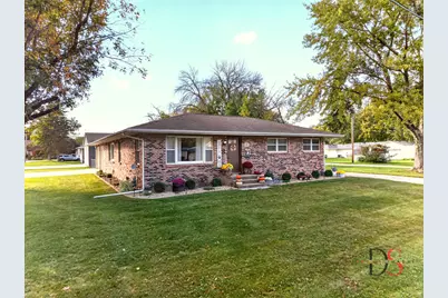 381 S Hossack Street, Seneca, IL 61360 - Photo 1