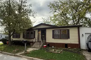 280 Blackthorn Rd, Matteson, IL 60443 - Photo 1