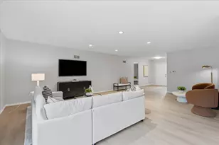 4568 Lindenwood Ln, Northbrook, IL 60062 - Photo 19