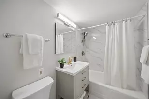 1470 E 56th St, Chicago, IL 60637 - Photo 23