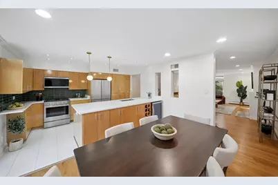 1470 E 56th Street, Chicago, IL 60637 - Photo 9