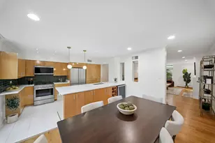 1470 E 56th St, Chicago, IL 60637 - Photo 9