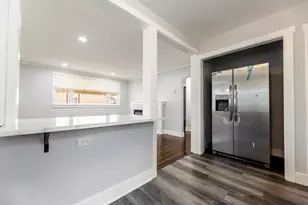 11104 S Ave O Ave, Chicago, IL 60617 - Photo 9