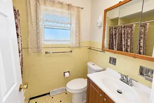 6812 W Higgins Ave, Chicago, IL 60656 - Photo 7