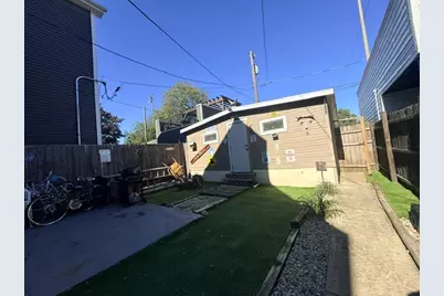 2822 W Melrose Street, Chicago, IL 60618 - Photo 3