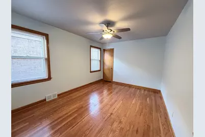 5550 S Karlov Avenue, Chicago, IL 60629 - Photo 15