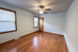 5550 S Karlov Ave, Chicago, IL 60629 - Photo 15