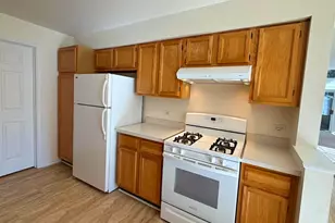 949 Charlela Ln, Elk Grove Village, IL 60007 - Photo 7