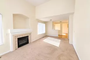 949 Charlela Ln, Elk Grove Village, IL 60007 - Photo 5