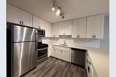 800 Graceland Avenue #303, Des Plaines, IL 60016 - Photo 3