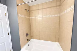 10117 Old Orchard Ct, Skokie, IL 60076 - Photo 11