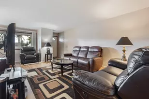 537 Farthing Ln, Des Plaines, IL 60016 - Photo 3