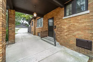 2315 W 108th Pl, Chicago, IL 60643 - Photo 3