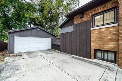 2315 W 108th Place, Chicago, IL 60643 - Photo 25