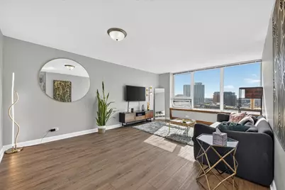 3930 N Pine Grove Avenue #1610, Chicago, IL 60613 - Photo 3