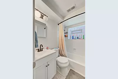 916 W Wolfram Street #1A, Chicago, IL 60657 - Photo 11