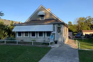 1124 N Hickory St, Joliet, IL 60435 - Photo 1