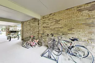 904 E Old Willow Rd, Prospect Heights, IL 60070 - Photo 15