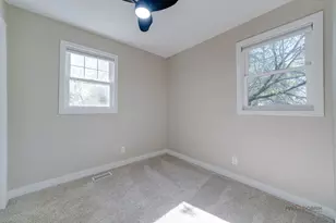 3813 Eastway Dr, Island Lake, IL 60042 - Photo 25