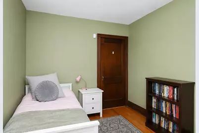 35 W Maple Avenue, Roselle, IL 60172 - Photo 9