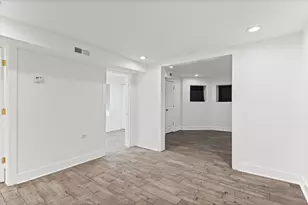 2833 W Polk St, Chicago, IL 60612 - Photo 19