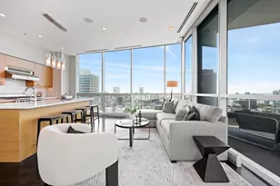 110 W Superior St, Chicago, IL 60654 - Photo 7