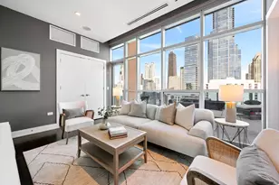 110 W Superior St, Chicago, IL 60654 - Photo 27
