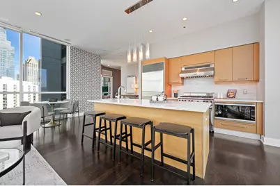 110 W Superior Street #2603, Chicago, IL 60654 - Photo 5