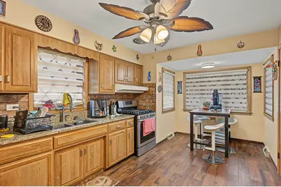 10712 S Avenue B, Chicago, IL 60617 - Photo 7