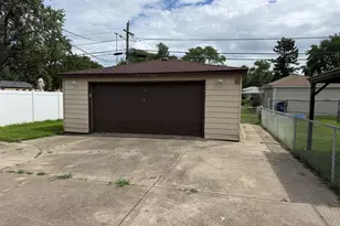 14405 S Calhoun Ave, Burnham, IL 60633 - Photo 3
