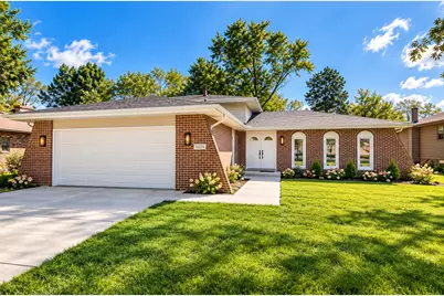 11226 S Deerpath Lane, Palos Hills, IL 60465 - Photo 1