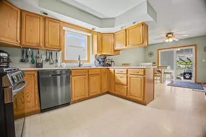 18 W Circle Drive, Streator, IL 61364 - Photo 7