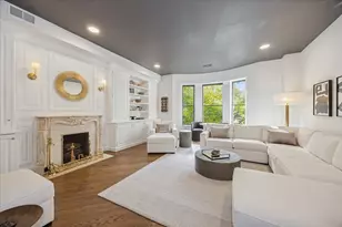 78 E Elm St, Chicago, IL 60611 - Photo 3