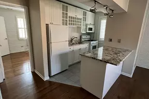 455 W Grant Pl, Chicago, IL 60614 - Photo 3