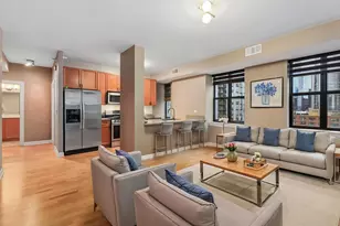 451 W Huron St, Chicago, IL 60654 - Photo 3