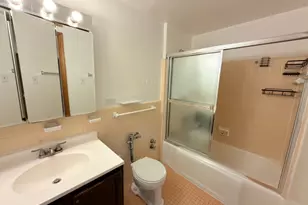 4180 N Marine Dr, Chicago, IL 60613 - Photo 9